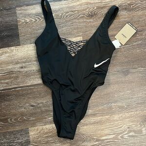 NWT Nike One Piece Swimsuit